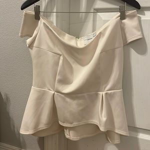 Nice top , open shoulders